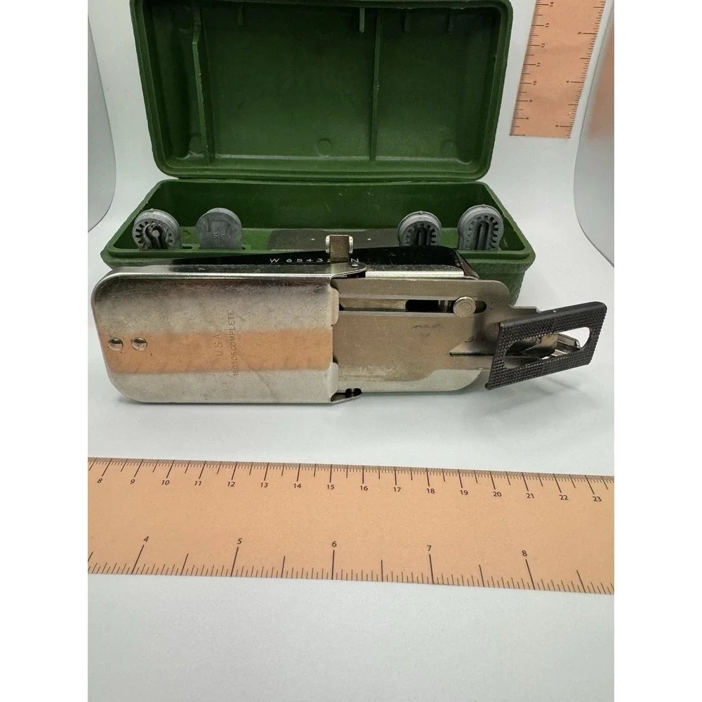 SINGER Buttonholer Sewing Machine Attachment - Untested